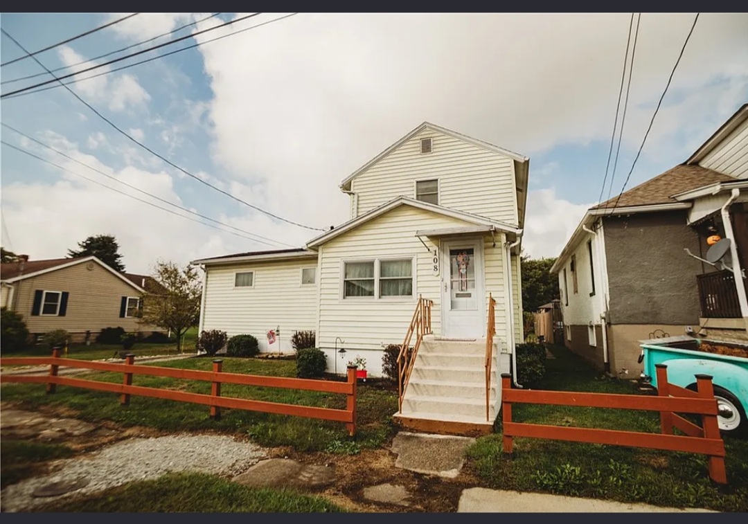 COZY COTTAGE FEEL HOMES